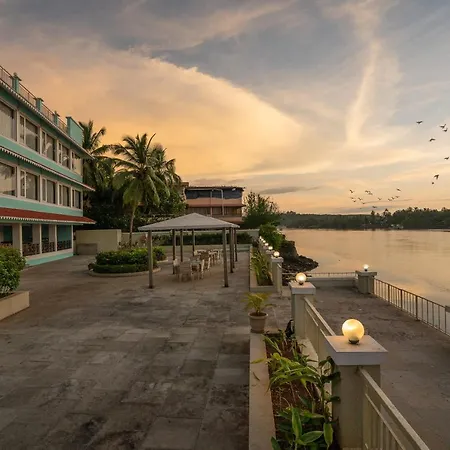 Indy Waterfront Resort-2