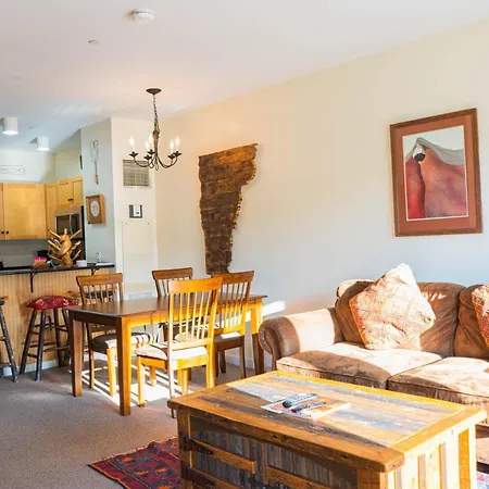 Long Trail House Condominiums At Stratton Mountain Resort-3