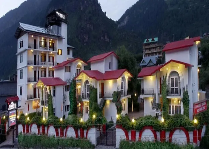 De Vivendi Resorts, Manali With 35000 Sqft Open Lawn