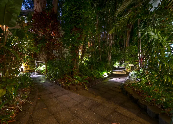 The Reef Retreat Palm Cove Hotel