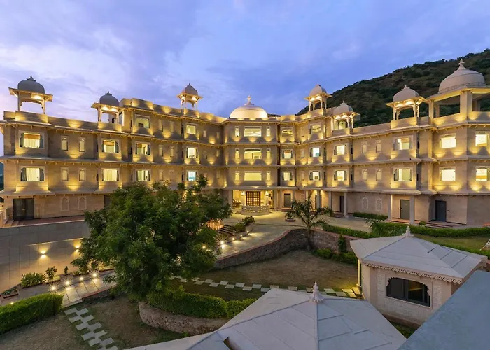 Traavista Aravali Mahal - Luxury Lake View Heritage Resort In Udaipur
