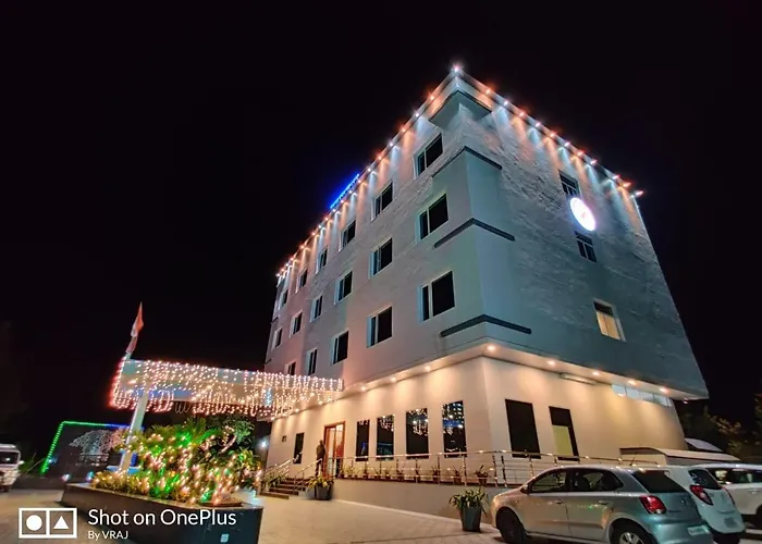 Vadpadraka Hotel And Resort Vadodara