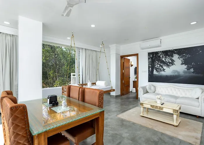 Hotel White House, Munnar