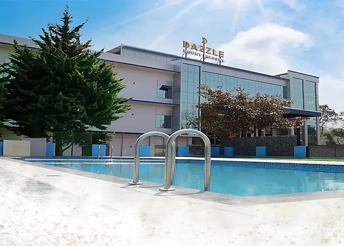 Dazzle Mount Resort Kalpetta