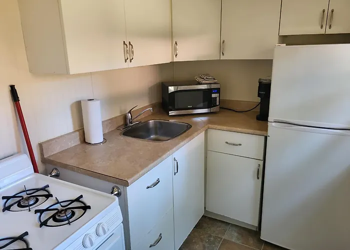 Riverbend Cottage & Rv Resort Parksville