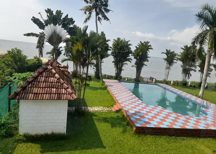 Goldfield Club & Lake Resort, Kumarakom