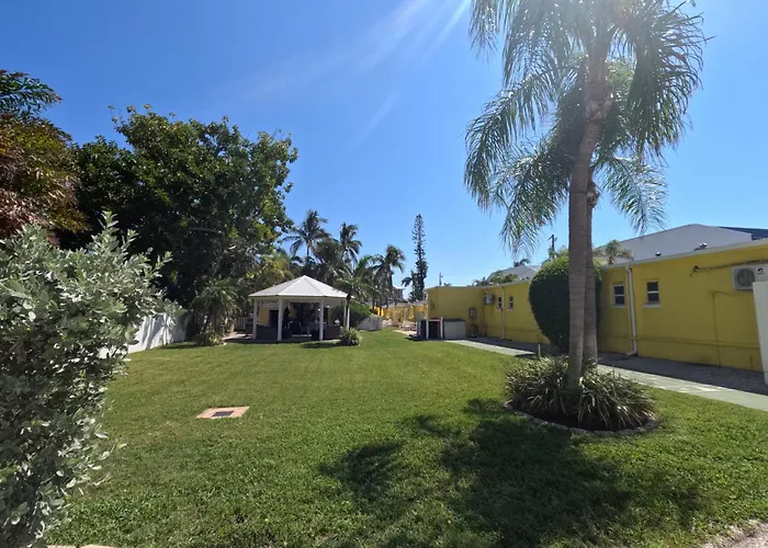 Queens Gate Resort Bradenton Beach