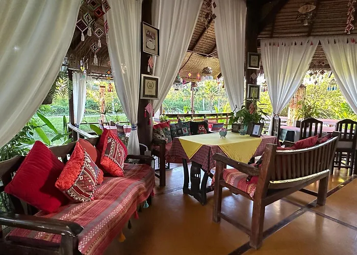 Pura Vida Pai Resort