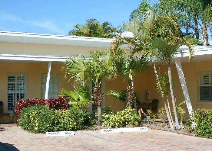Tropical Beach Resorts - Sarasota Siesta Key