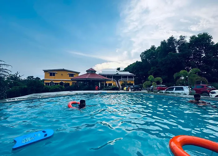 Kadambini Hotel Lataguri