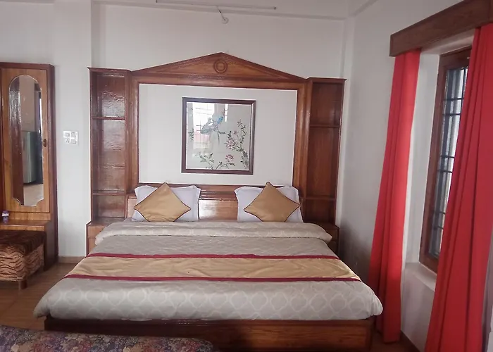 Hotel Birds View Kasauli