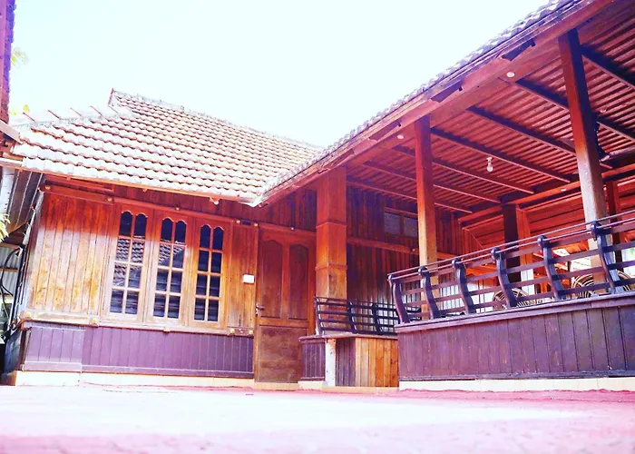 Moon Waves Beach Hotel Varkala