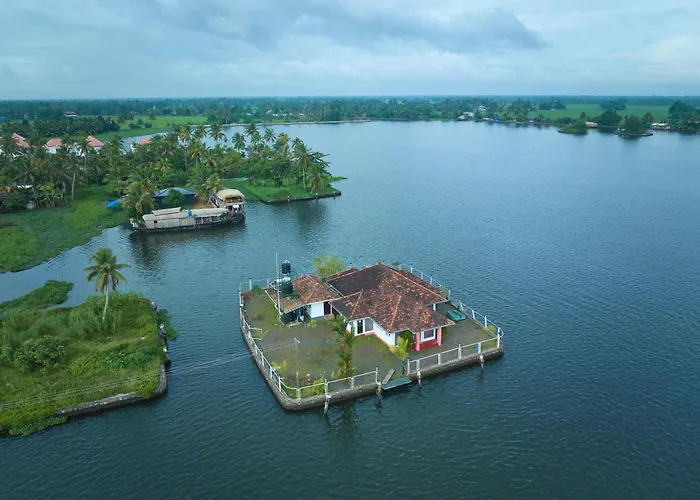 Miras Pmc Lakeshore Resort Alappuzha
