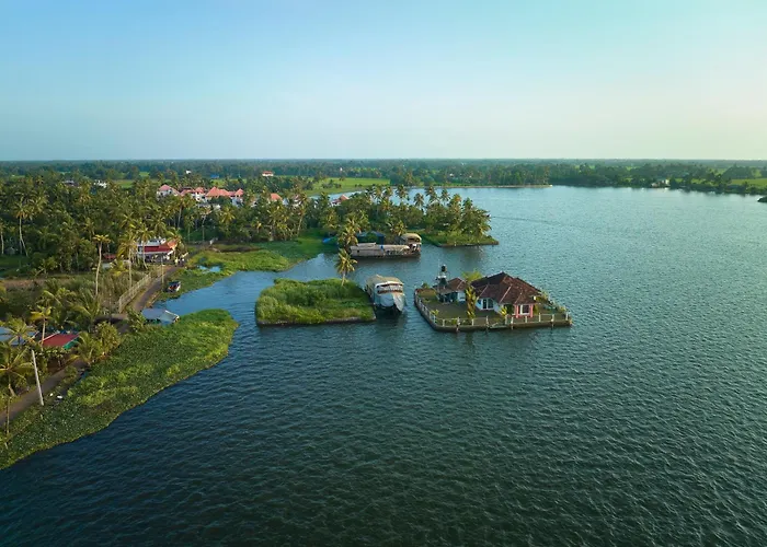 Miras Pmc Lakeshore Resort Alappuzha