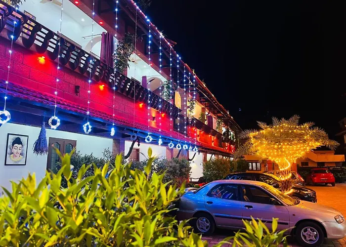 Aaronic Stay Varkala