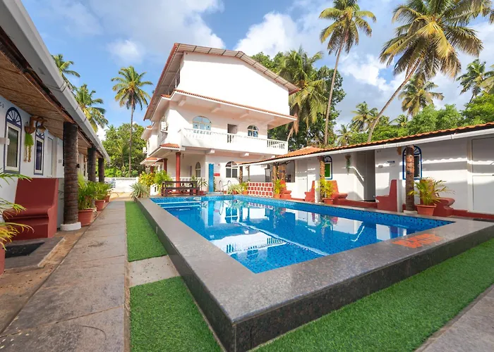 Hotel La Paulo'S Near Beach Resort Morjim