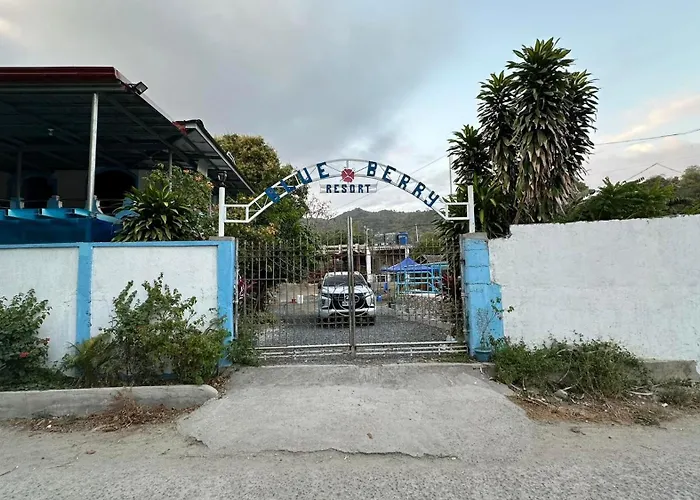 Blueberry Resort Laiya San Juan 