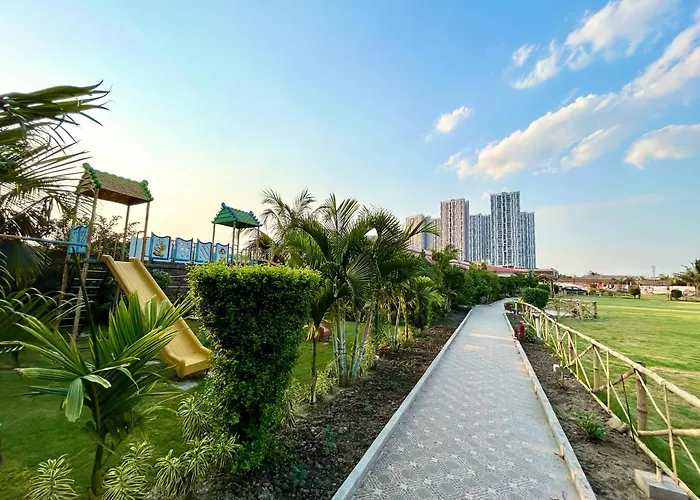 Palli Bangla Resort, Near Ruby Hospital, Anandapur Kolkata