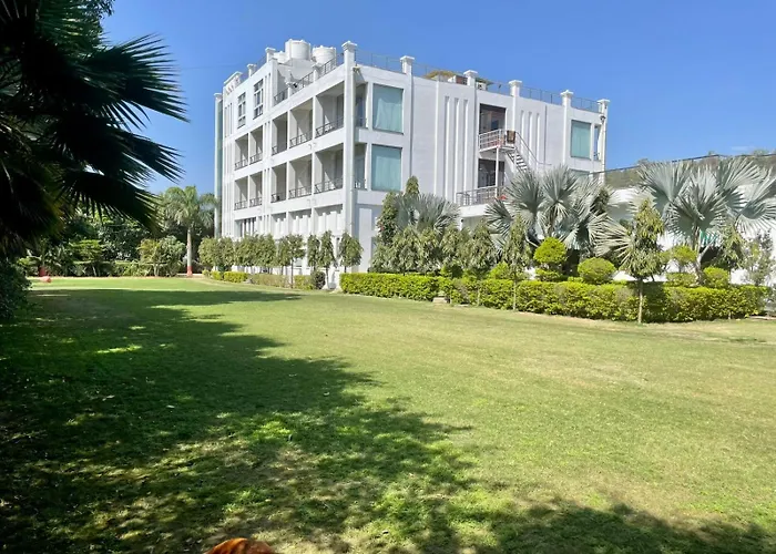 Winsome Resort & Spa Corbett Ramnagar 
