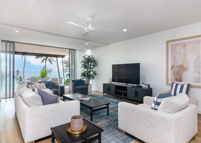 Drift Palm Cove Hotel