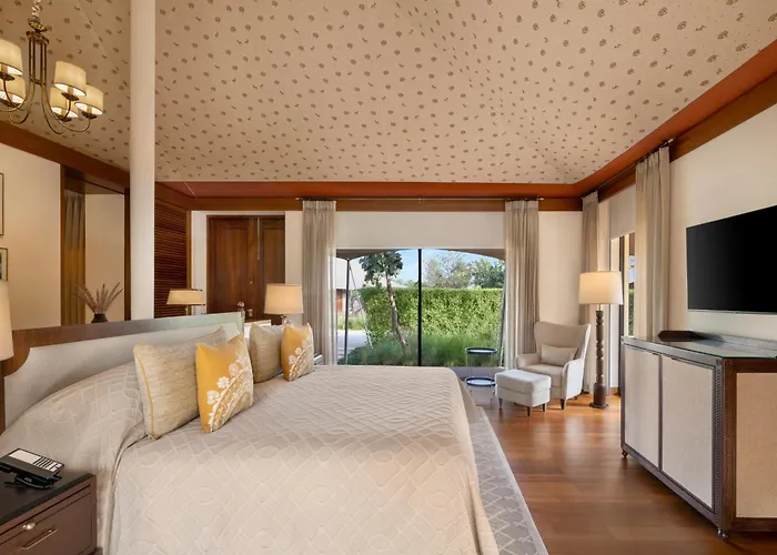 The Oberoi Vindhyavilas Wildlife Resort, Bandhavgarh Tāla