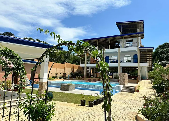 Aina Hannah Family Resort'S Greek Unit Calatagan