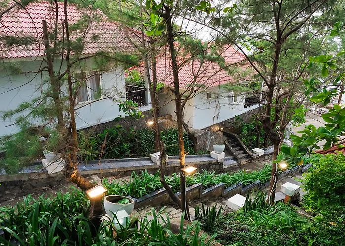 Bounce Beach Resort And Spa Danang