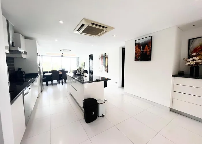 Twin Sands Resort Penthouse Patong