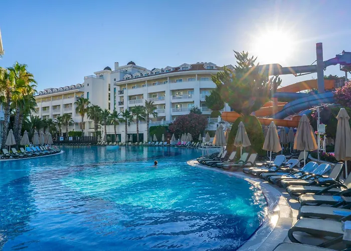 Alba Queen Hotel Side