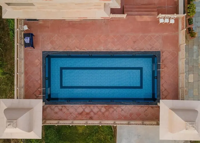 Traavista Aravali Mahal - Luxury Lake View Heritage Resort In Udaipur