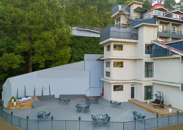 Sterling Ameris Kasauli