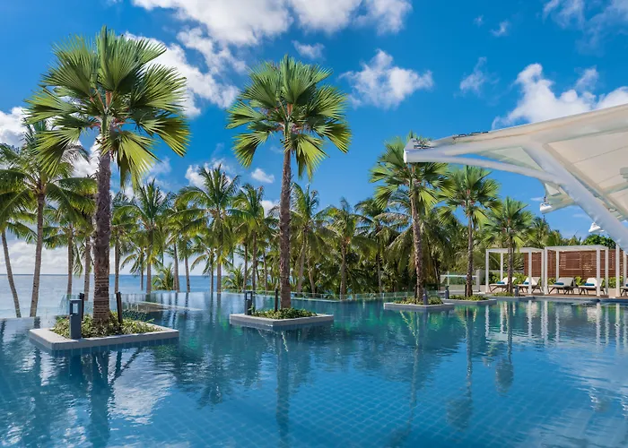 Henann Crystal Sands Resort Balabag 