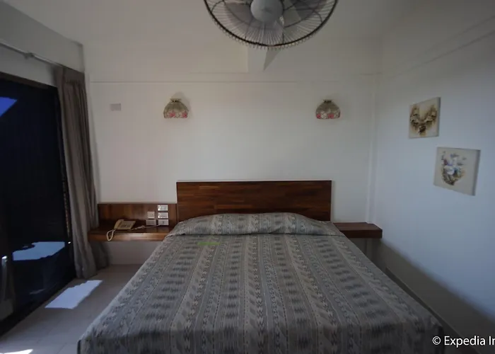 Bougainvillea Terrace House Kata Beach 