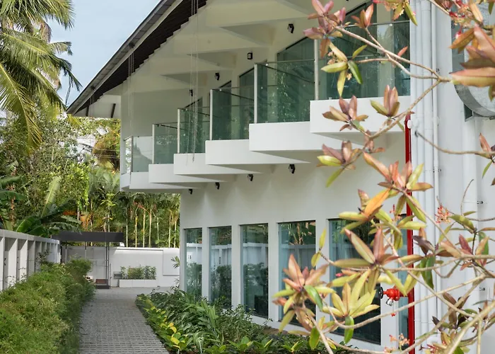 Edassery Canal Lake Resort Kumarakom