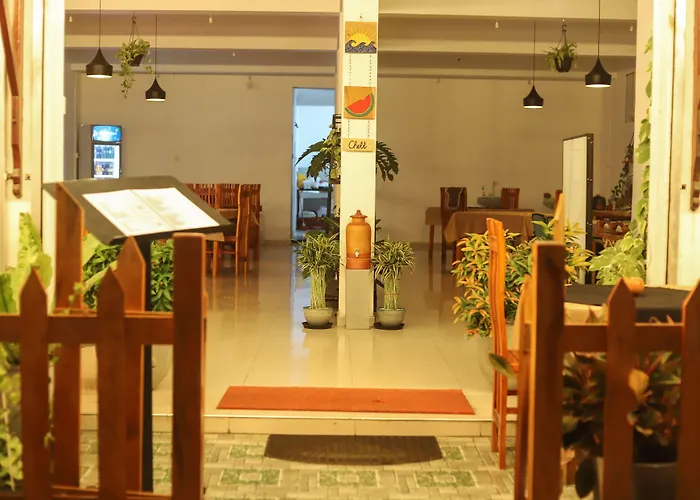 Royal Hub Hotel Negombo