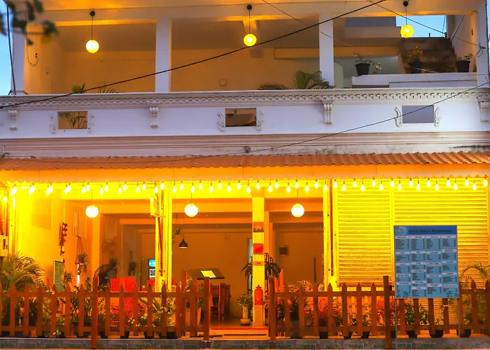 Royal Hub Hotel Negombo