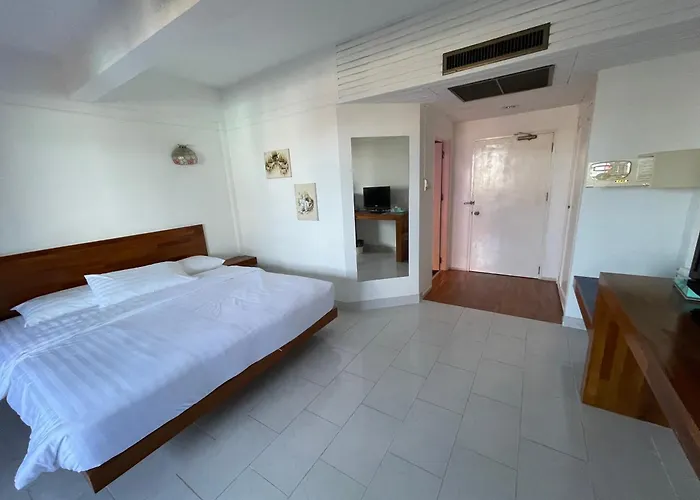 Bougainvillea Terrace House Kata Beach 