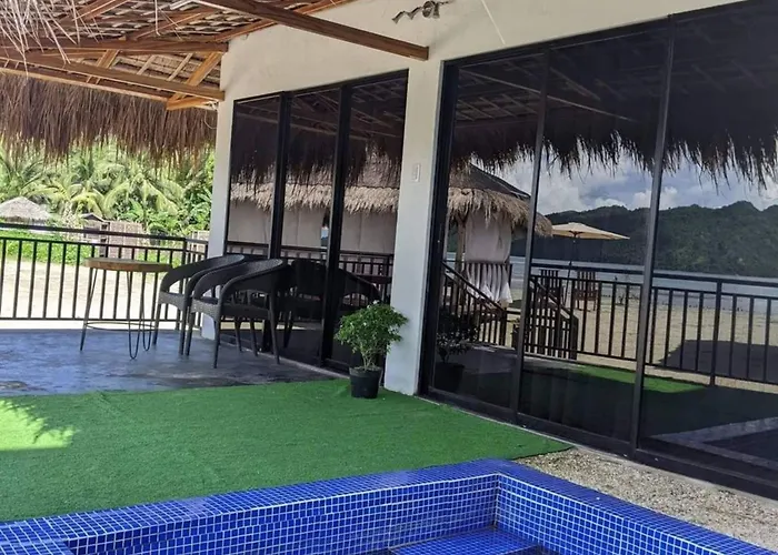 Crystal Cove Hotel Sipalay