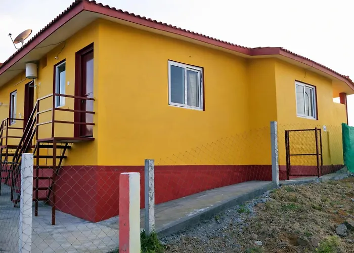The Bowers Chalet Private Campfire & Lawn Bbq, Wifi, Breakfast Hill Top 360 Degree View Ooty