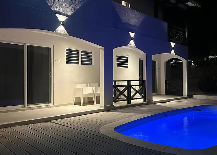 Cas Grandi Studios & Apartments With Pool & Jacuzzi Willemstad