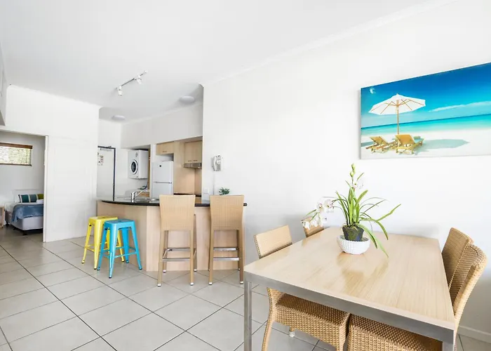 Rolling Surf Resort Caloundra