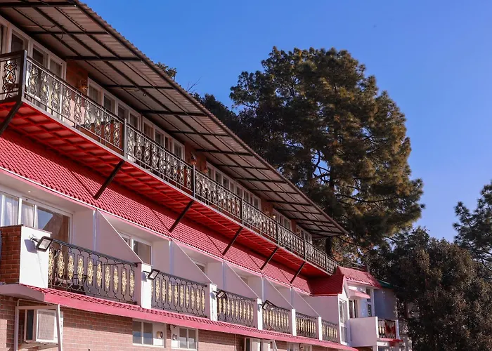 Blue Pine Resort Lansdowne