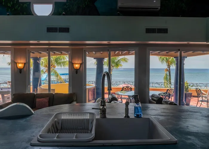 Caribe Tesoro Hotel West Bay