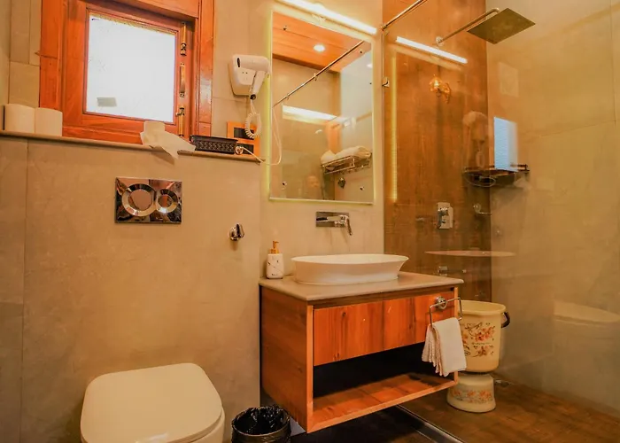 Neelesh Inn- A Luxury Lake View Hotel- 20 Kms From Nainital Bhimtal