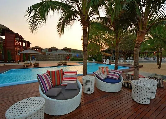 The Blue Sky Resort@ Koh Payam Koh Phayam