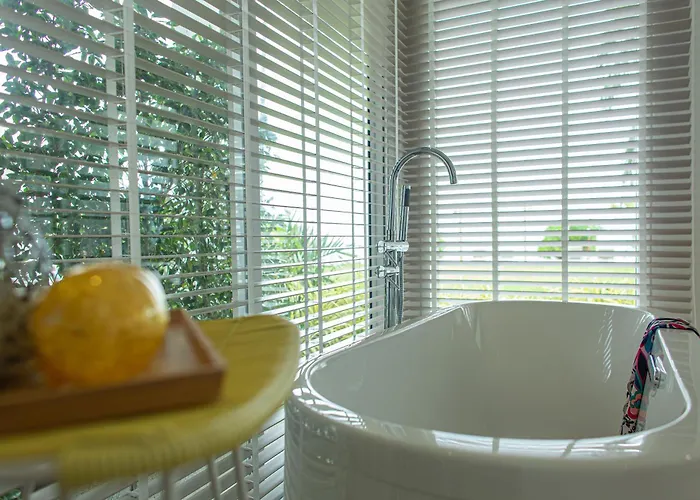 Villa Nalinnadda Petite Hotel & Spa, Adults Only Lamai Beach 