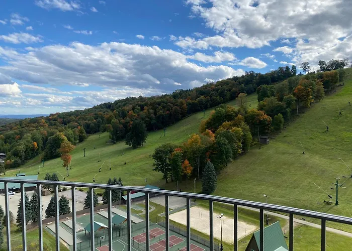 Slopeside Hotel, A Vail Resorts Property Champion