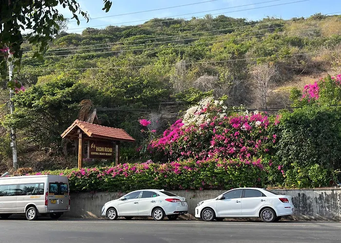 Hon Rom Central Beach Resort Mui Ne