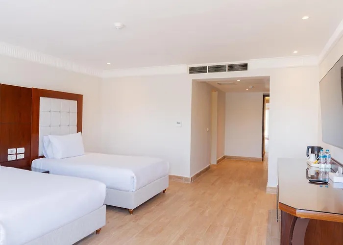 Diamond Beach By Pearl Resorts El Qoseir