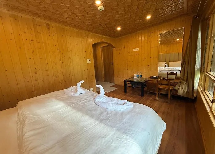River Retreat Resort Pahalgam